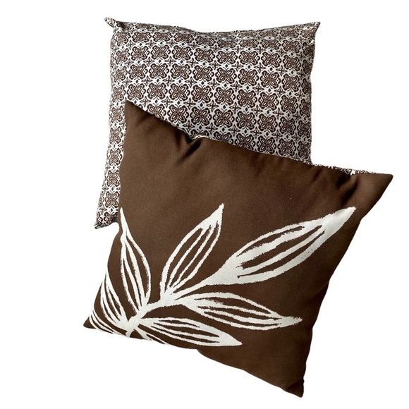 Other - SET of 2 Outdoor Throw Pillows, Reversible 16” x 16”.             Great for Fall